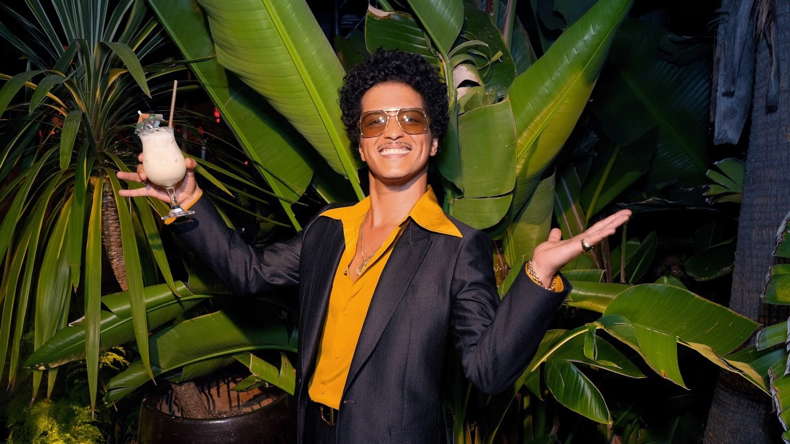 PHOTO Bruno Mars owes 50M in gambling debt with MGM