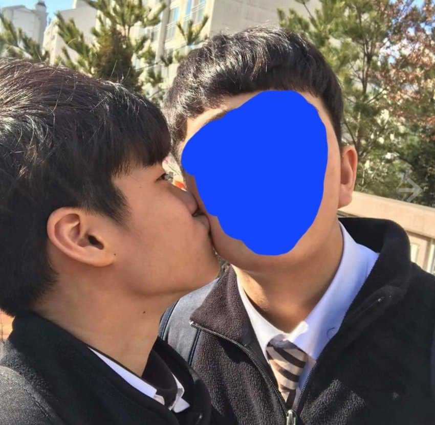 PHOTO Riizes Sohee outed as gay as he kissed his