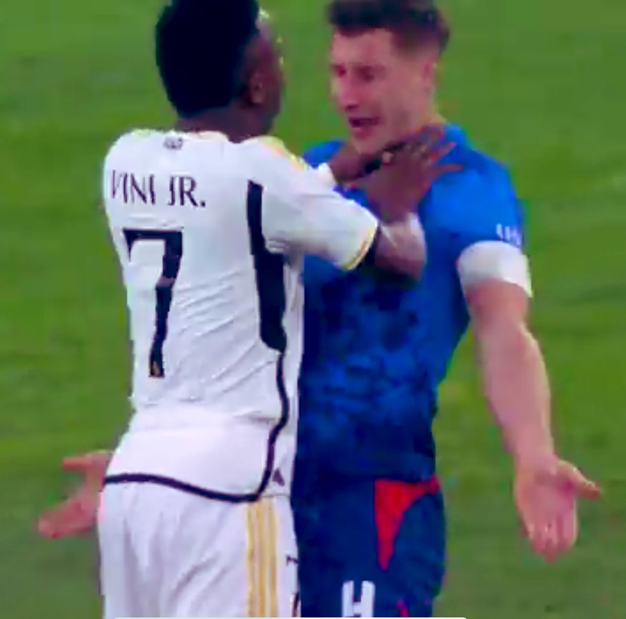 THROAT VIDEO Reactions as Vinicius Jr hit Willi Orban neck