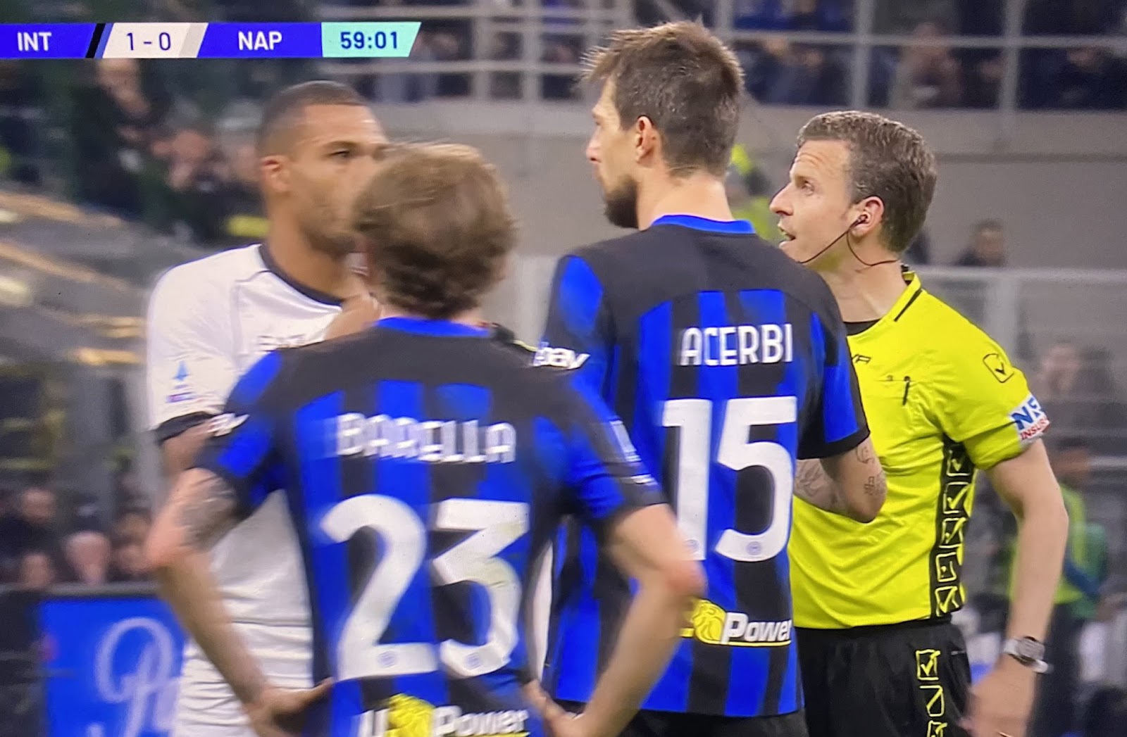 VIDEO Juan Jesus was caught on camera telling the referee