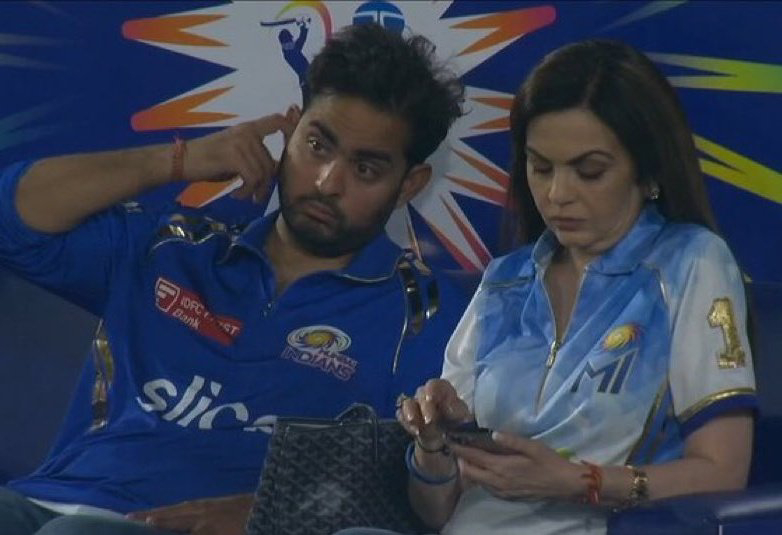 VIDEO Nita Ambani scrolling on her phone as Hardik Pandya
