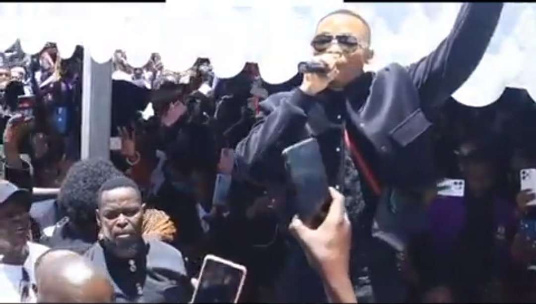 VIDEO Otilo Brown performed One Call on Brian Chira funeral