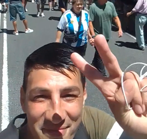 VIDEO Un joven Uriel fue humillado en un Costumbres Argentinas