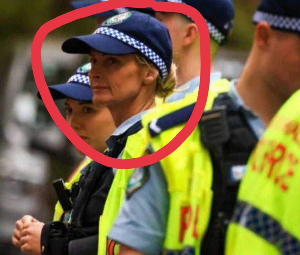 CCTV FOOTAGE Female police officer Amy Scott hailed as hero