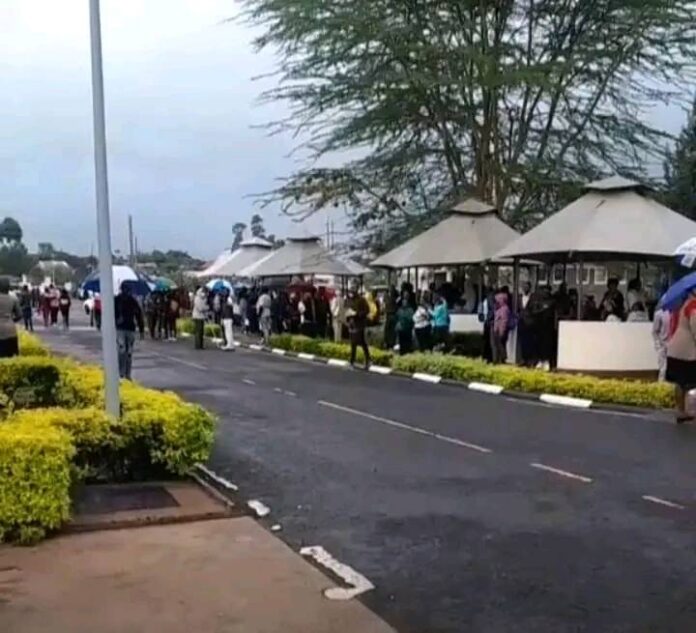 PHOTOS: Thousands turn up at KU mortuary to view Brian Chira’s body ahead of burial in Githunguri