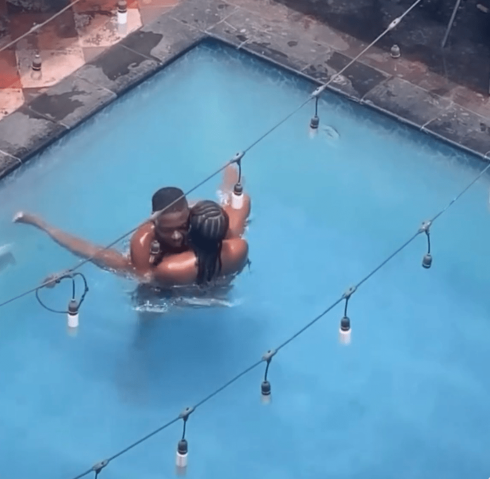 Couple Filmed "Ch0pping" Themselves In Public Swimming Pool