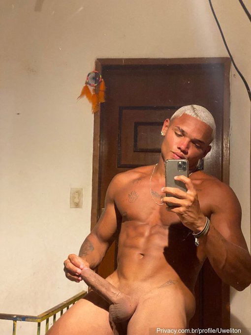 Nudes do Privacy do carioca gostoso Uweliton pelado e exibindo o pênis
