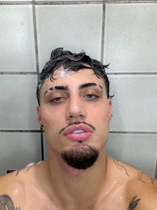 Vazou na internet nudes do Youtuber Pedro Sisquini e transando com mulher