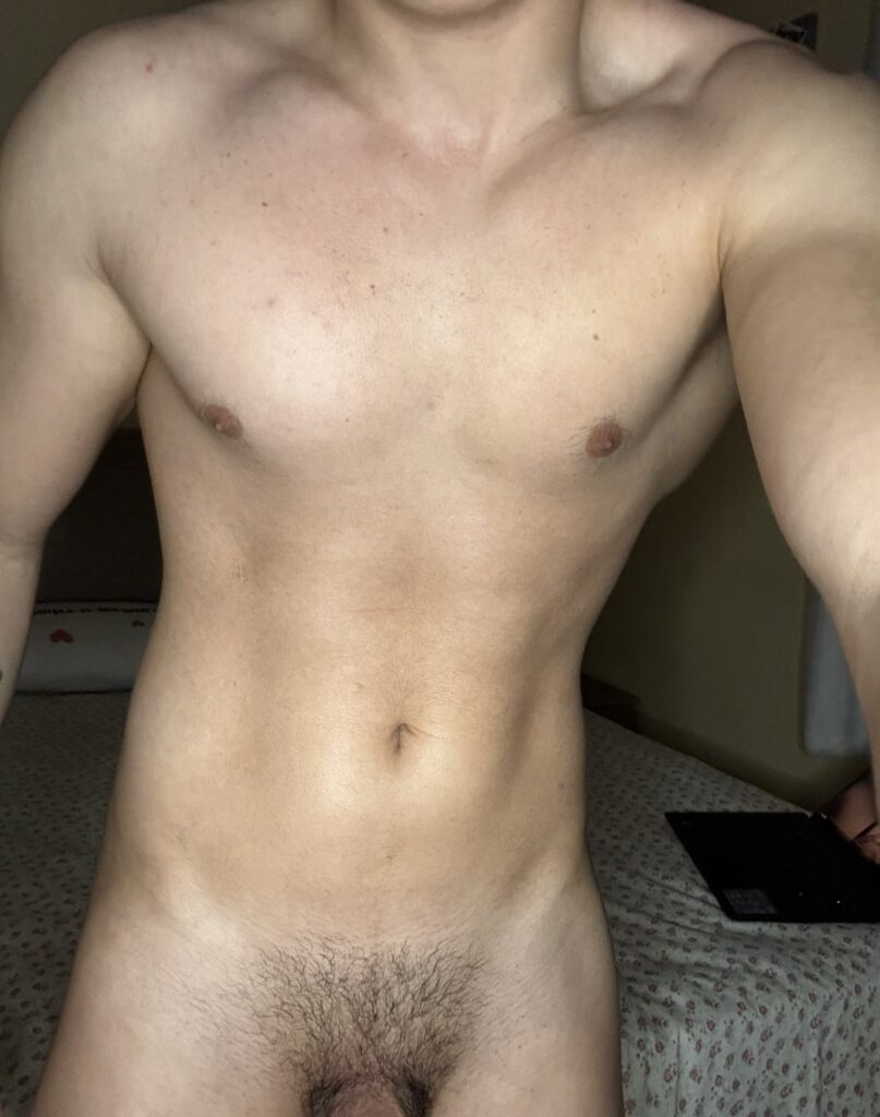 Vídeo do influencer Gabbe Gomez pelado no OnlyFans mostrando a role e a bunda